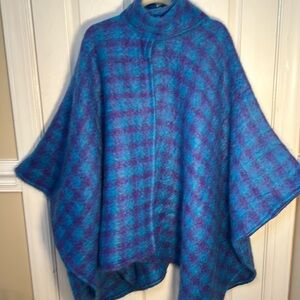 Boyne Valley Weavers Cape  (OS)